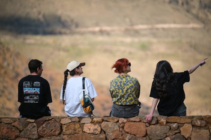 How to Make Friends While Traveling Alone